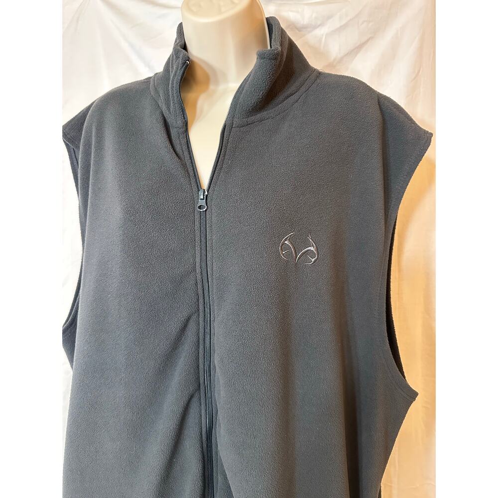Realtree Gray Fleece Vest XL Soft Outdoor Layer Warm Giftable Winter - Picture 3 of 7